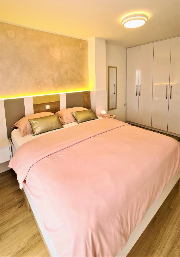Apartment Karamarko Малинська Екстер'єр фото