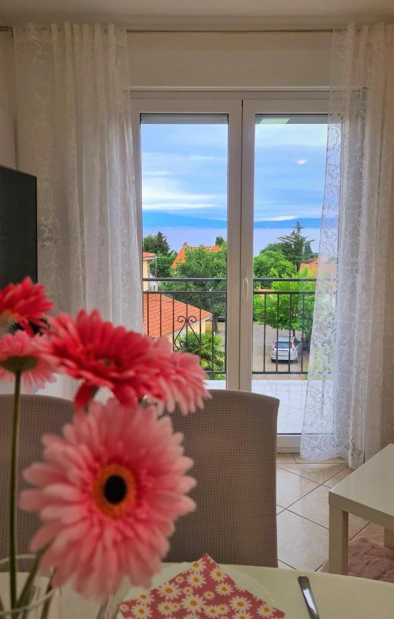 Apartment Karamarko Малинська Екстер'єр фото