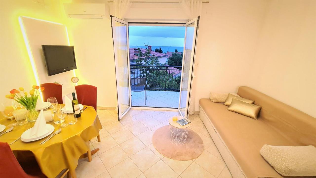 Apartment Karamarko Малинська Екстер'єр фото