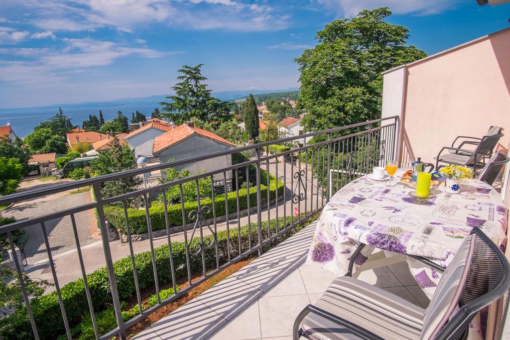 Apartment Karamarko Малинська Екстер'єр фото