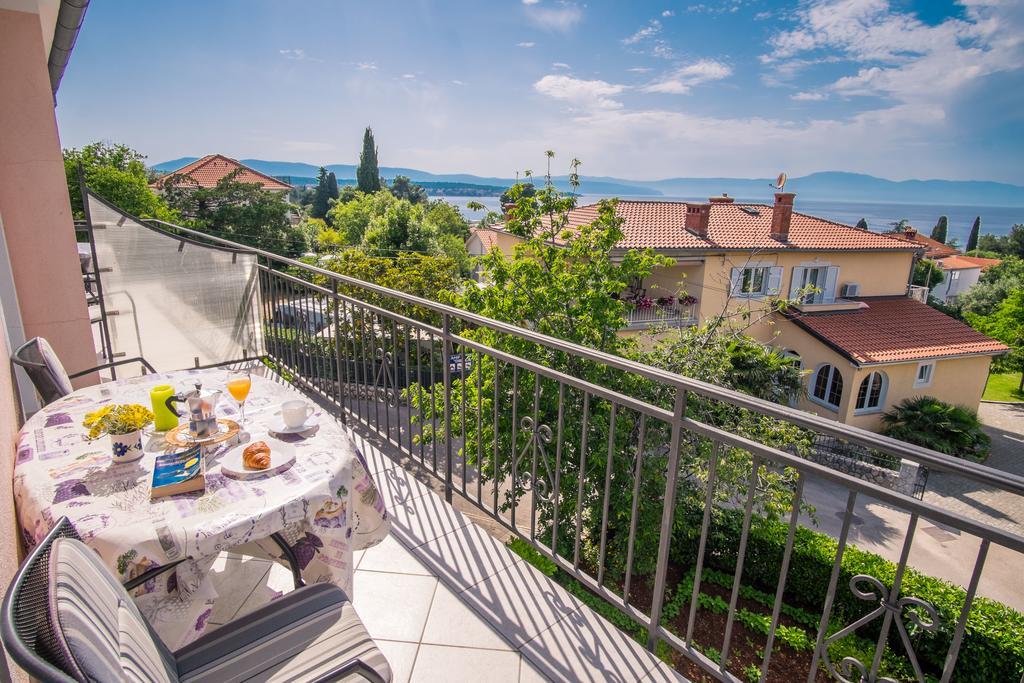 Apartment Karamarko Малинська Екстер'єр фото